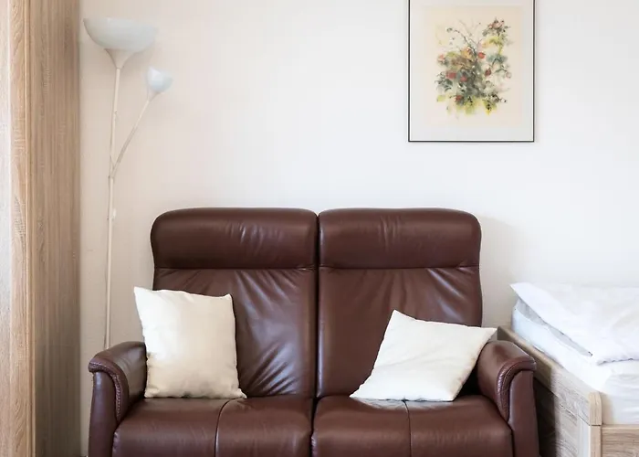 Flora Und Fauna - B306-b307 By Interhome 兰施泰因